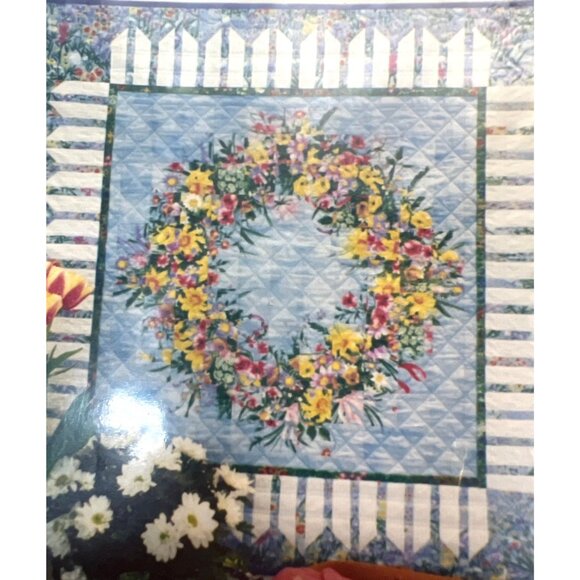 RARE Summer Bouquet Wreath Quilt Pattern By The Quilt Company - Picture 1 of 3